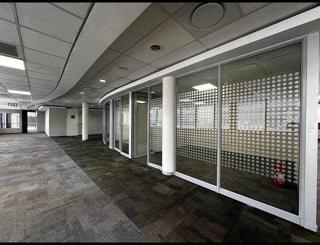 1,700M² OFFICE TO LET IN WOODMEAD